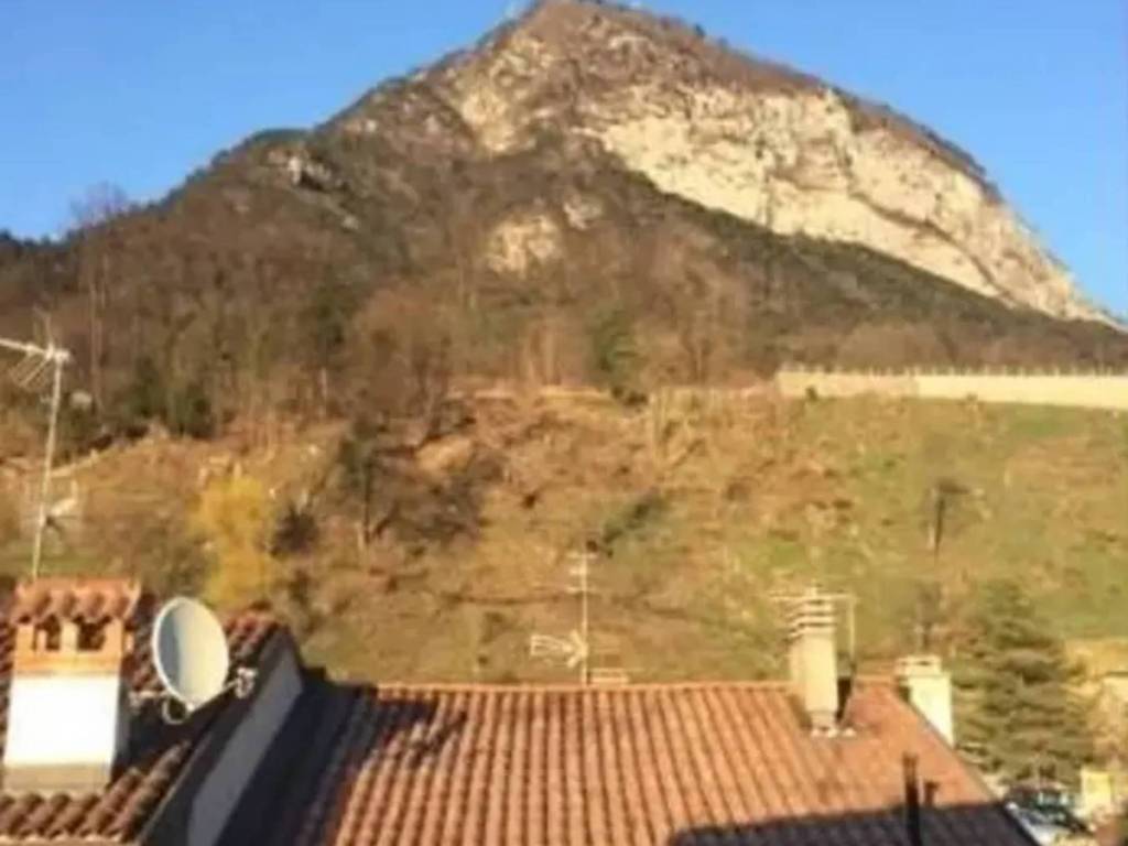 casa indipendente in vendita a Tolmezzo