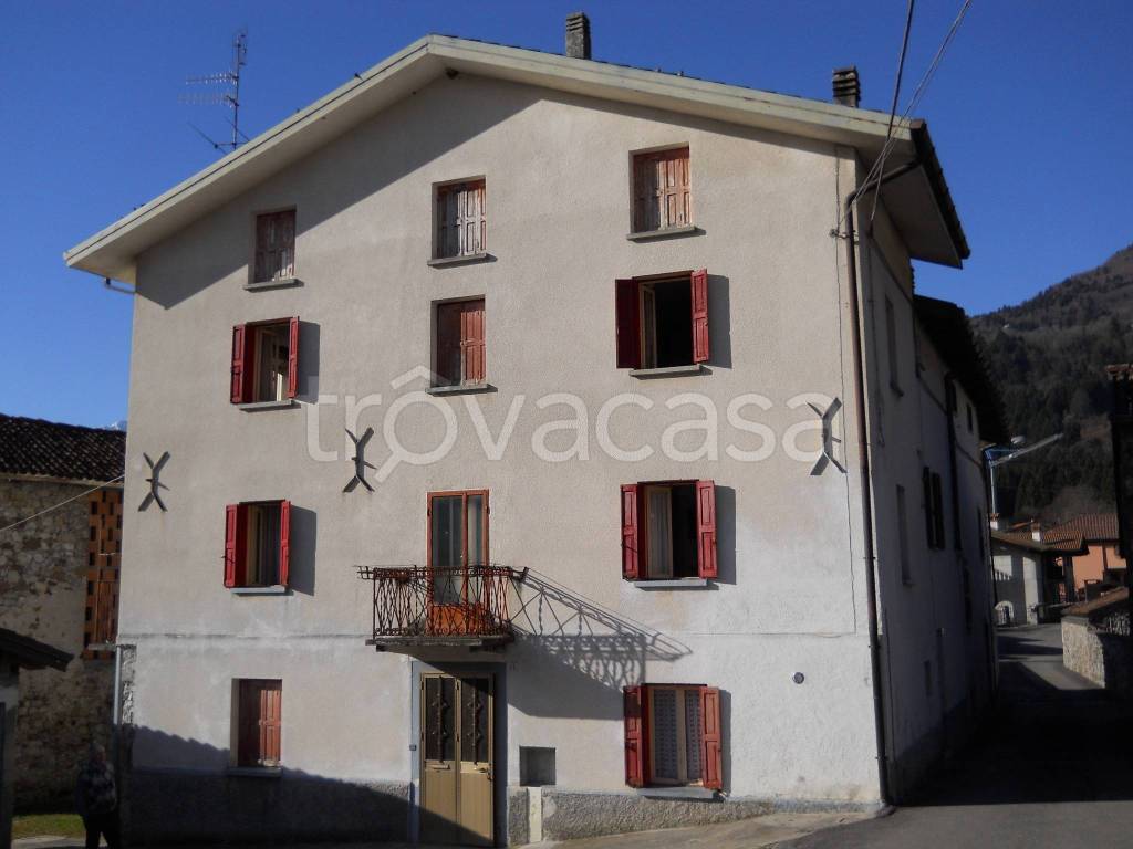 casa indipendente in vendita a Tolmezzo in zona Lorenzaso