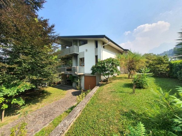 casa indipendente in vendita a Tolmezzo in zona Illegio