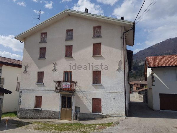casa indipendente in vendita a Tolmezzo in zona Lorenzaso