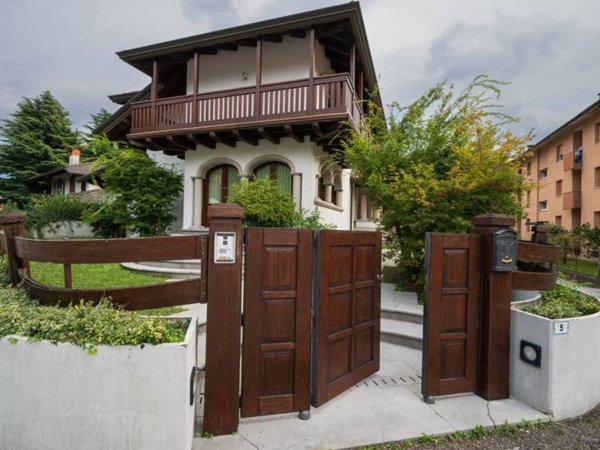 casa indipendente in vendita a Tolmezzo