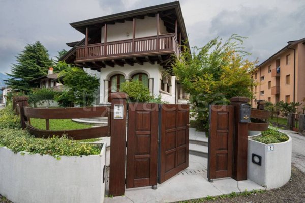 casa indipendente in vendita a Tolmezzo