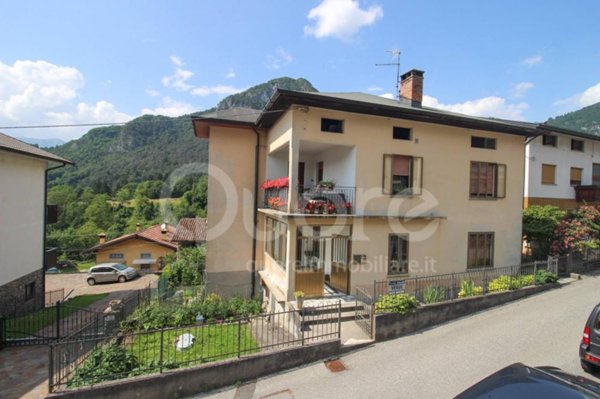 casa indipendente in vendita a Tolmezzo in zona Illegio