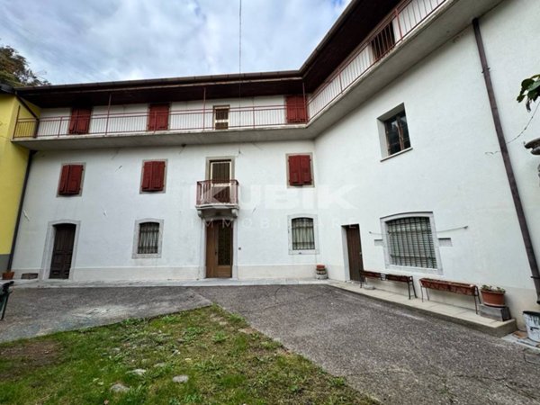 casa indipendente in vendita a Tolmezzo in zona Casanova