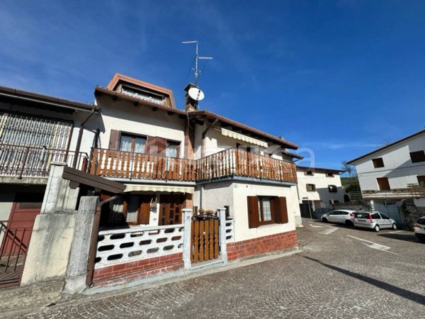 casa indipendente in vendita a Tolmezzo in zona Fusea