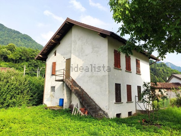 appartamento in vendita a Tolmezzo in zona Cadunea