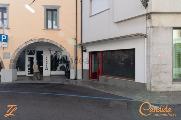 locale commerciale in vendita a Tolmezzo