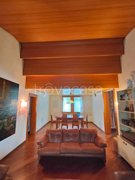 casa indipendente in vendita a Tolmezzo