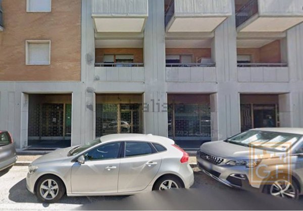 locale commerciale in vendita a Tolmezzo