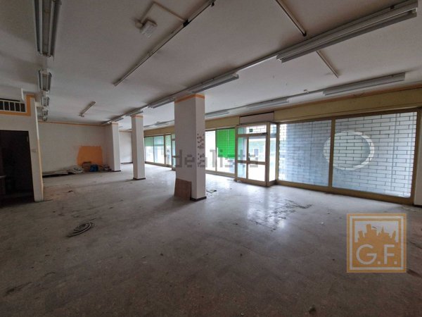 locale commerciale in vendita a Tolmezzo