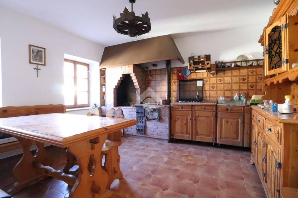 casa indipendente in vendita a Tolmezzo in zona Illegio