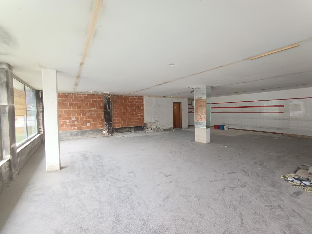 negozio in vendita a Tolmezzo