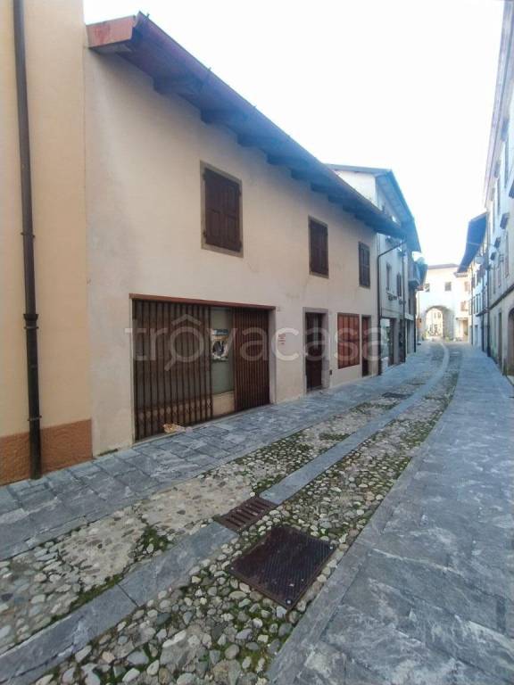 casa indipendente in vendita a Tolmezzo