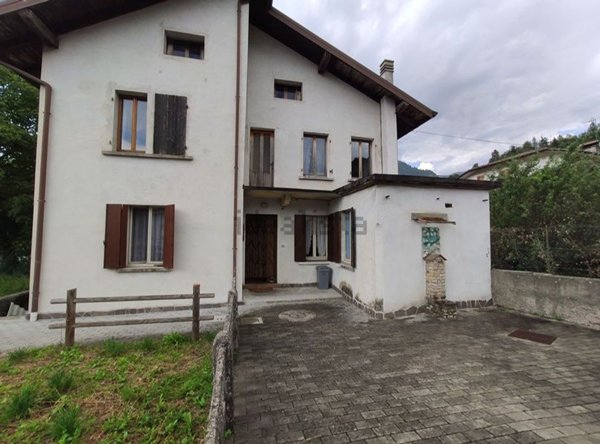 appartamento in vendita a Tolmezzo in zona Cadunea