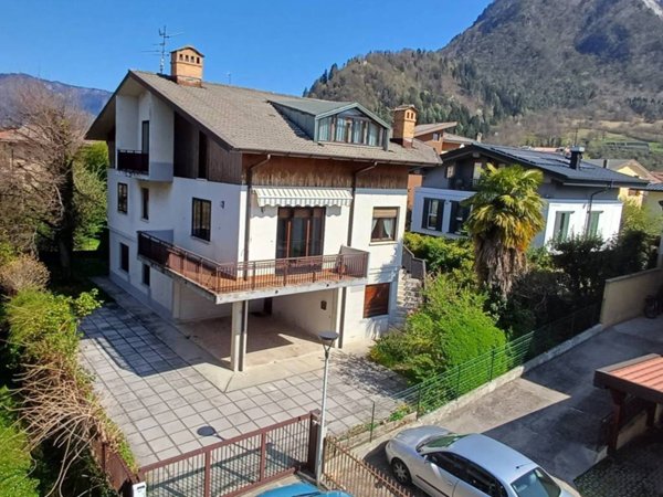 casa indipendente in vendita a Tolmezzo