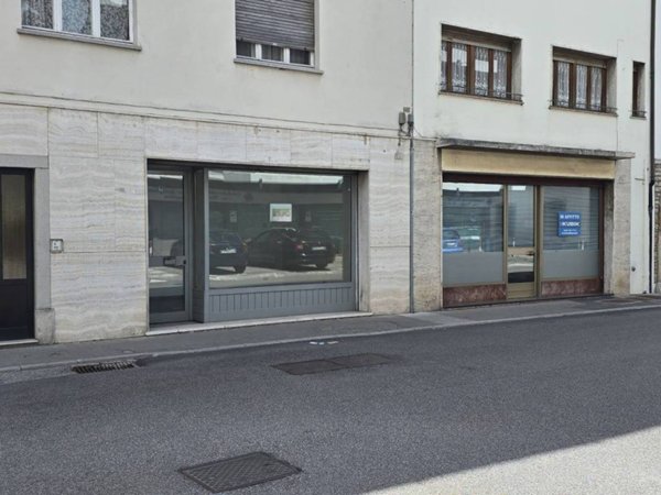 negozio in vendita a Tolmezzo