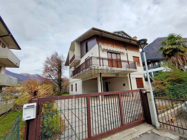 casa indipendente in vendita a Tolmezzo in zona Casanova