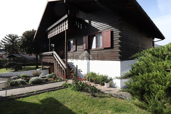casa indipendente in vendita a Tolmezzo in zona Casanova