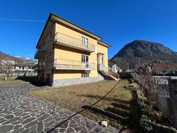 casa indipendente in vendita a Tolmezzo in zona Casanova