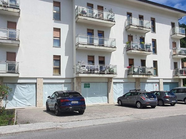locale commerciale in vendita a Tolmezzo