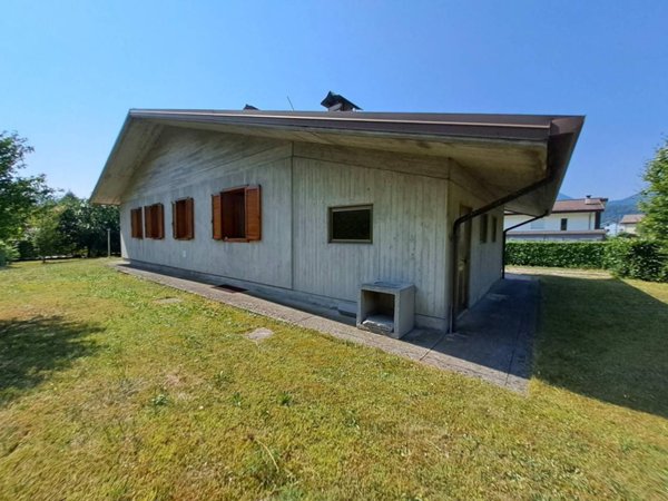casa indipendente in vendita a Tolmezzo