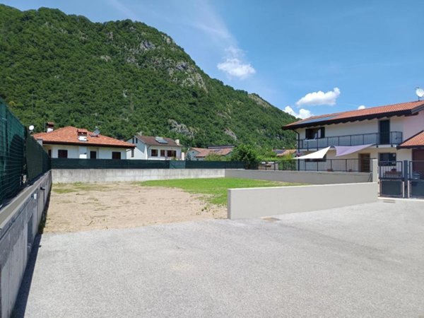 casa indipendente in vendita a Tolmezzo in zona Caneva