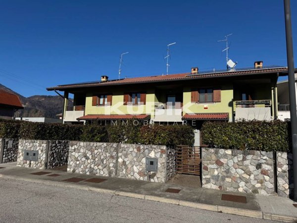 casa indipendente in vendita a Tolmezzo