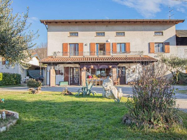 casa indipendente in vendita a Torreano