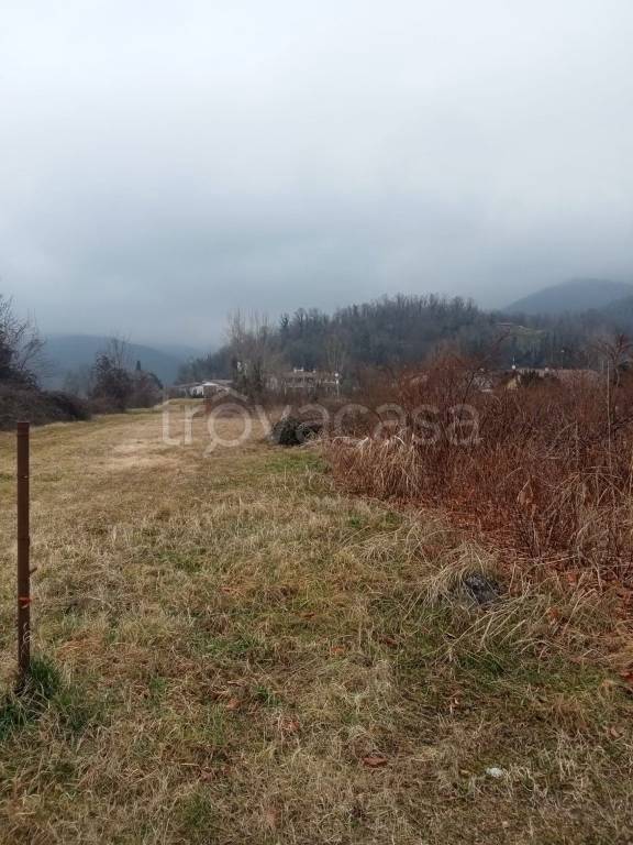 bifamiliare in vendita a Torreano in zona Mòntina
