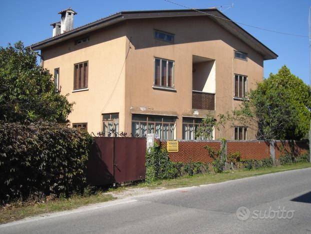casa indipendente in vendita a Torreano in zona Togliano