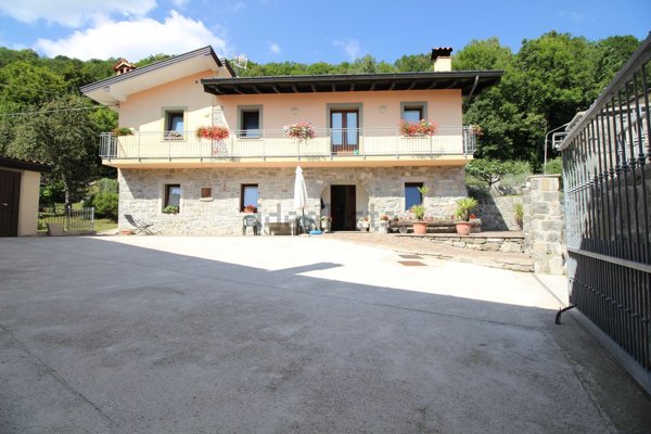 casa indipendente in vendita a Torreano in zona Masaròlis