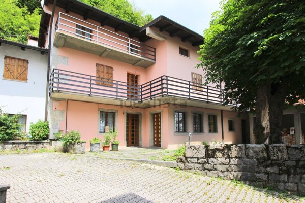 appartamento in vendita a Torreano in zona Masaròlis