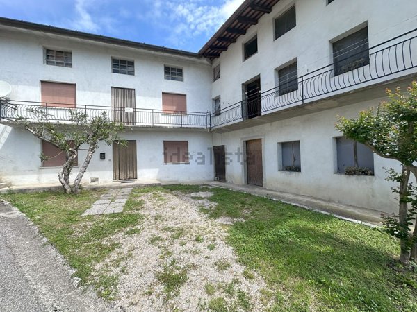 casa indipendente in vendita a Torreano