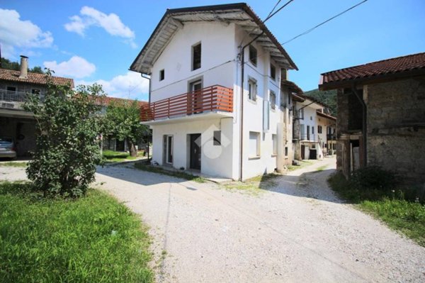 casa indipendente in vendita a Torreano