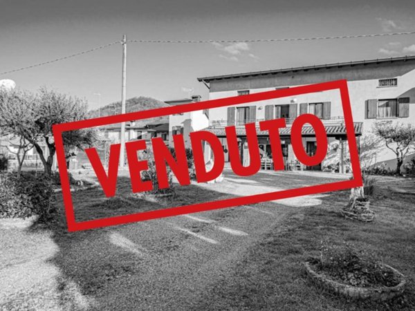 casa indipendente in vendita a Torreano