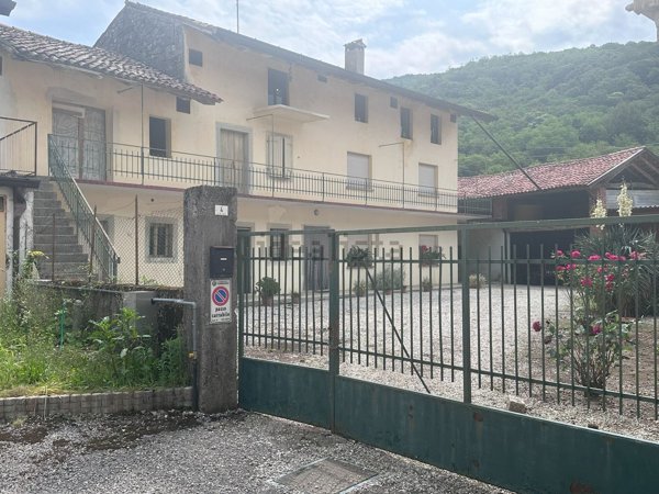 casa indipendente in vendita a Torreano