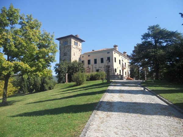 casa indipendente in vendita a Torreano in zona Togliano