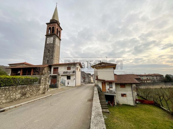 casa indipendente in vendita a Torreano in zona Prestènto