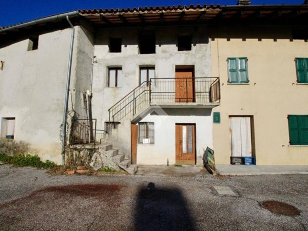 appartamento in vendita a Torreano in zona Masaròlis