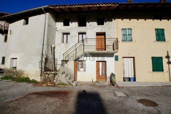 appartamento in vendita a Torreano in zona Masaròlis