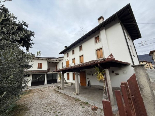 casa indipendente in vendita a Torreano