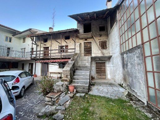 casa indipendente in vendita a Torreano