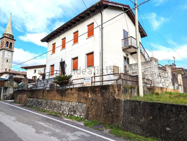 casa indipendente in vendita a Torreano in zona Prestènto