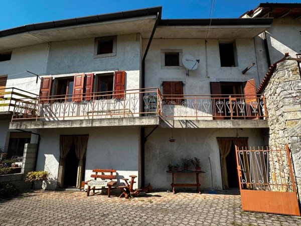 casa indipendente in vendita a Torreano in zona Borgo Burelli