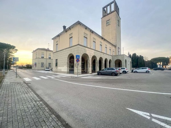 locale commerciale in vendita a Torviscosa