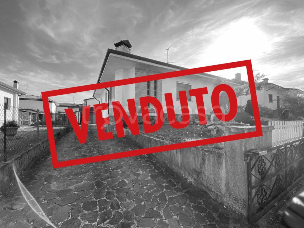 casa indipendente in vendita a Torviscosa in zona Malisana