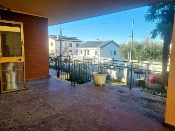 appartamento in vendita a Torviscosa in zona Malisana