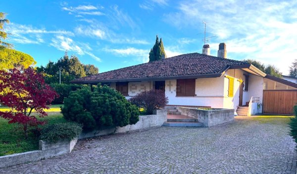 casa indipendente in vendita a Torviscosa