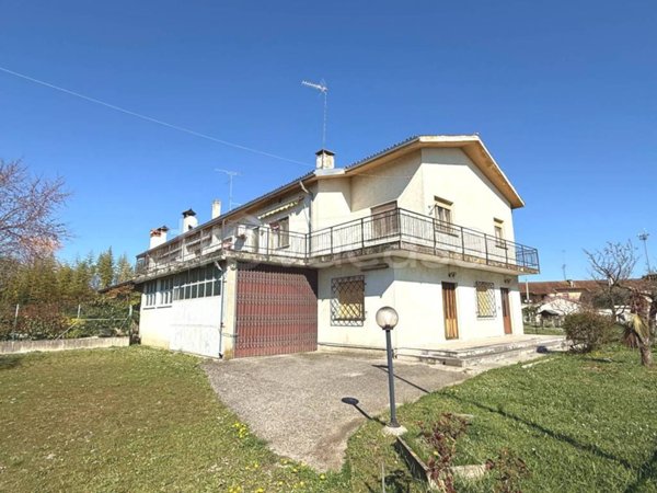 casa indipendente in vendita a Torviscosa