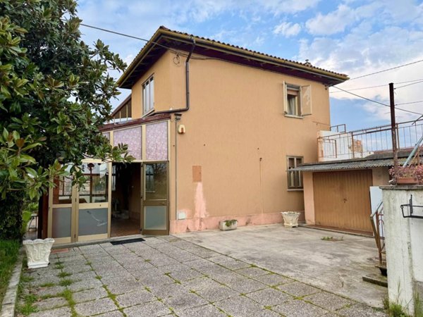 casa indipendente in vendita a Torviscosa